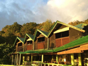 Liberty's Lodge and Diving - Apo Island